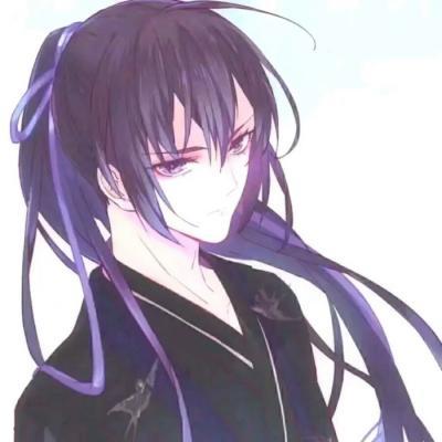 丈夫欠赌债女子带3岁女儿摆摊赚钱